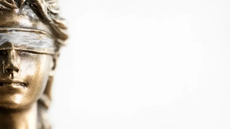 Czy warto korzystać z pomocy adwokata?