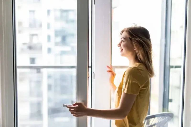 Jak usunąć rysy z okna PCV?